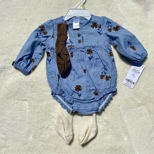 NEW NEVER WORN Carter’s 3 piece baby set. 3 Months